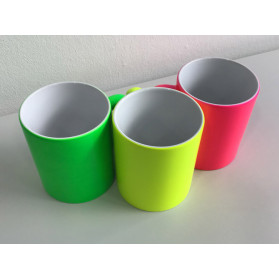 Neon-Tasse